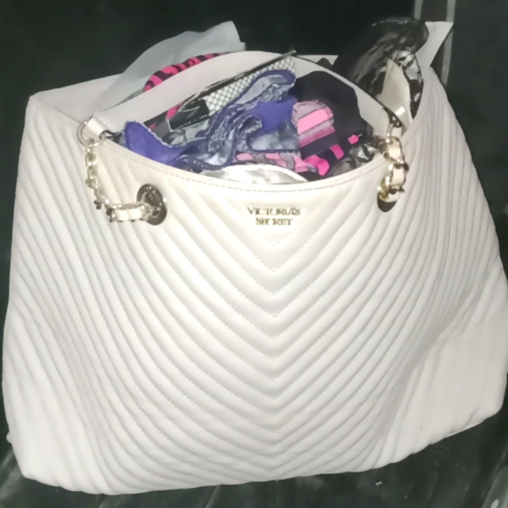 COPY - Big VS bra bundle ($negotiable)